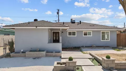 38500 36th St E, Palmdale, CA 93550 photo 4