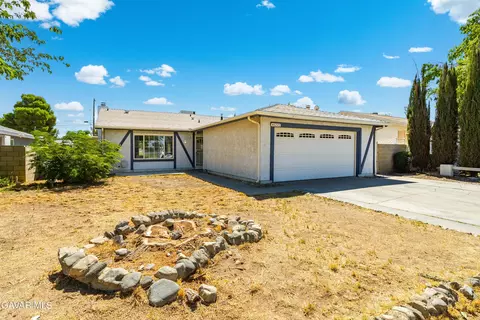 Exterior - 44220 Fig Ave, Lancaster, CA 93534 photo 2 of 7