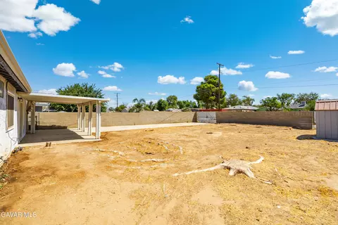 Exterior - 44220 Fig Ave, Lancaster, CA 93534 photo 4 of 7