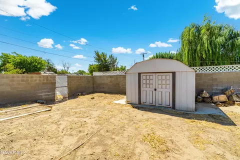 Exterior - 44220 Fig Ave, Lancaster, CA 93534 photo 7 of 7