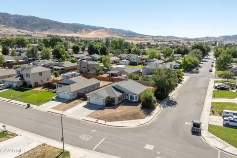 View/Area - 1001 Clearview St, Tehachapi, CA 93561 photo 4 of 4