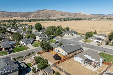 View/Area - 1001 Clearview St, Tehachapi, CA 93561 photo 3 of 4
