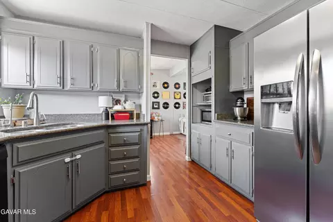 Kitchen - 24977 Sand Canyon Rd, Tehachapi, CA 93561 photo 1 of 3