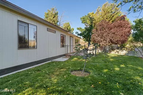 Exterior - 24977 Sand Canyon Rd, Tehachapi, CA 93561 photo 2 of 10