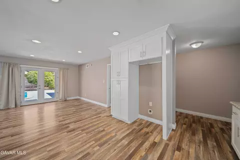 Living - 44254 12th St E, Lancaster, CA 93535 photo 7 of 7