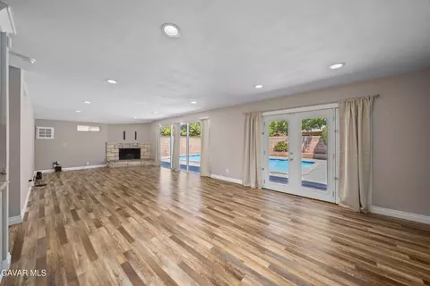 Living - 44254 12th St E, Lancaster, CA 93535 photo 6 of 7