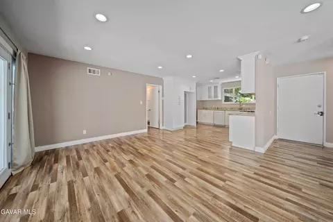 Living - 44254 12th St E, Lancaster, CA 93535 photo 4 of 7