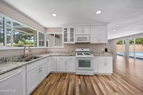Kitchen - 44254 12th St E, Lancaster, CA 93535 photo 3 of 4