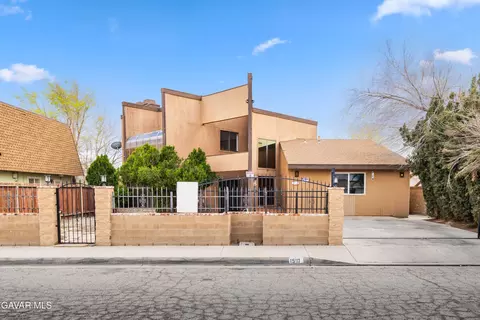 1510 Newgrove St W, Lancaster, CA 93534