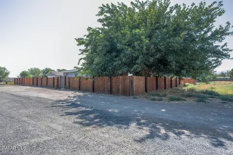 1120 Harold Ash Ave, Palmdale, CA 93550