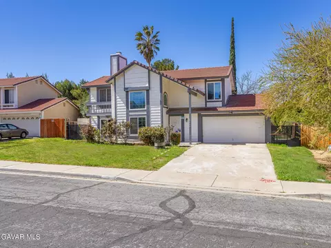 Exterior - 37707 Dixie Dr, Palmdale, CA 93550 photo 2 of 9
