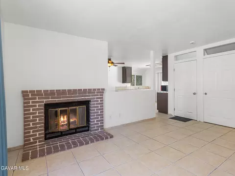 Living - 37707 Dixie Dr, Palmdale, CA 93550 photo 7 of 9