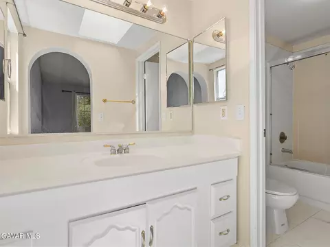 Bath - 37707 Dixie Dr, Palmdale, CA 93550 photo 1 of 4
