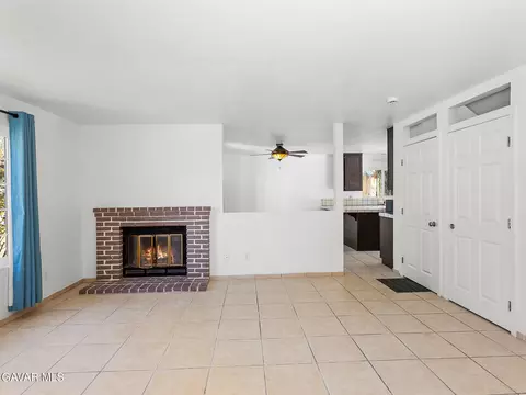 Living - 37707 Dixie Dr, Palmdale, CA 93550 photo 5 of 9