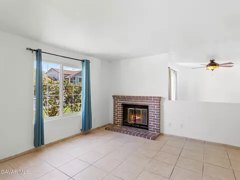 Living - 37707 Dixie Dr, Palmdale, CA 93550 photo 2 of 9