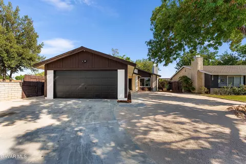 1003 Lightcap St, Lancaster, CA 93535