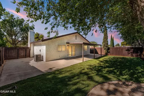 Exterior - 1003 Lightcap St, Lancaster, CA 93535 photo 3 of 12
