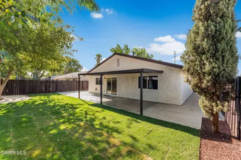 Exterior - 1003 Lightcap St, Lancaster, CA 93535 photo 6 of 12