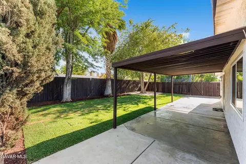 Exterior - 1003 Lightcap St, Lancaster, CA 93535 photo 2 of 12