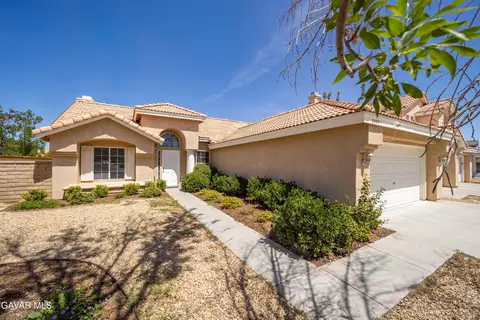 3335 Abbey Ln, Palmdale, CA 93551