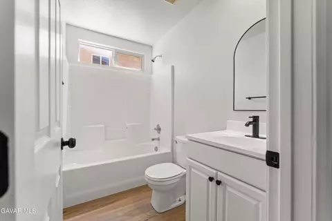 Bath - 5789 Golding Dr, Lancaster, CA 93536 photo 1 of 5