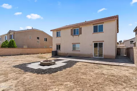 Exterior - 5789 Golding Dr, Lancaster, CA 93536 photo 5 of 5