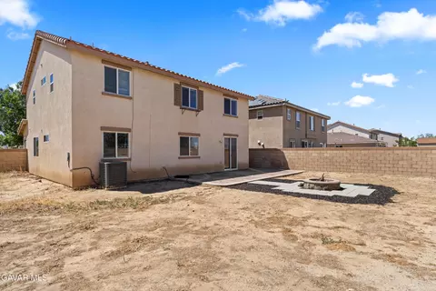 Exterior - 5789 Golding Dr, Lancaster, CA 93536 photo 3 of 5