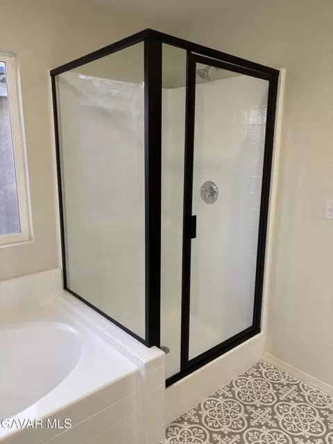 Bath - 5789 Golding Dr, Lancaster, CA 93536 photo 4 of 5