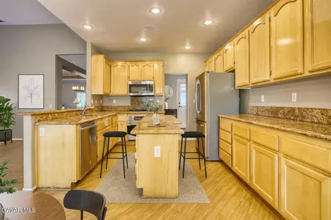 4100 Sungate Dr, Palmdale, CA 93551 photo 4