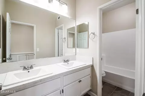 Bath - 2545 Cattail Pl, Palmdale, CA 93551 photo 3 of 4