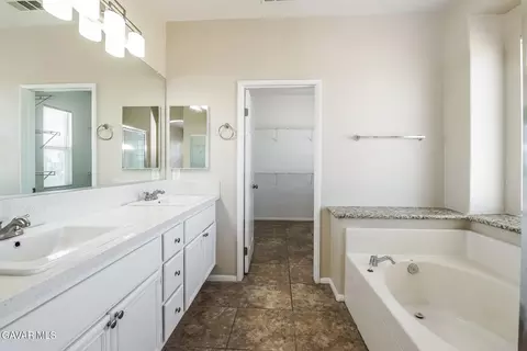 Bath - 2545 Cattail Pl, Palmdale, CA 93551 photo 1 of 4