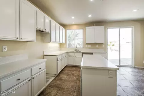 Kitchen - 2545 Cattail Pl, Palmdale, CA 93551 photo 4 of 4