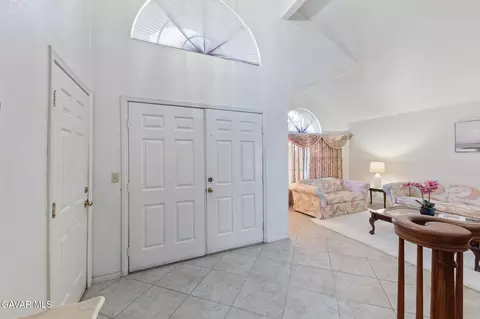 40420 Valiente Dr, Palmdale, CA 93551 photo 2