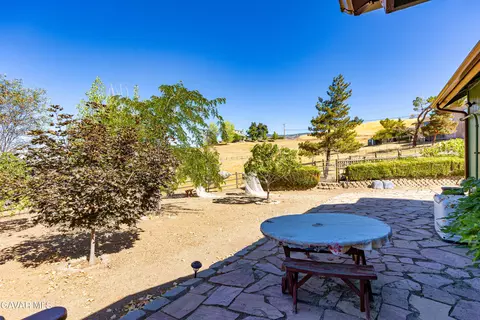 Exterior - 25880 Skyline Dr, Tehachapi, CA 93561 photo 7 of 22