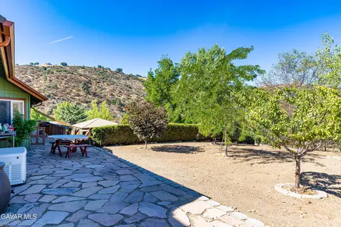 Exterior - 25880 Skyline Dr, Tehachapi, CA 93561 photo 8 of 22