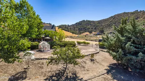 Exterior - 25880 Skyline Dr, Tehachapi, CA 93561 photo 21 of 22
