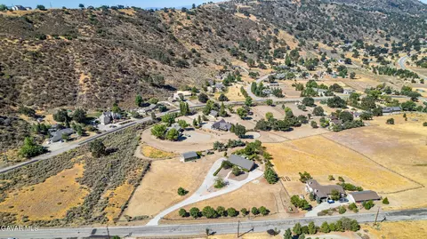 View/Area - 25880 Skyline Dr, Tehachapi, CA 93561 photo 4 of 8