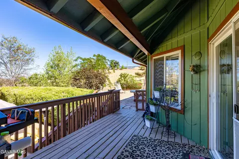 Exterior - 25880 Skyline Dr, Tehachapi, CA 93561 photo 6 of 22