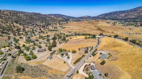 View/Area - 25880 Skyline Dr, Tehachapi, CA 93561 photo 5 of 8