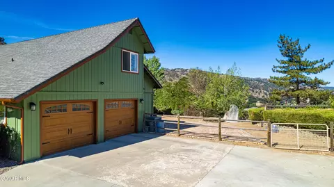 Exterior - 25880 Skyline Dr, Tehachapi, CA 93561 photo 16 of 22