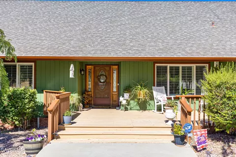 Exterior - 25880 Skyline Dr, Tehachapi, CA 93561 photo 14 of 22