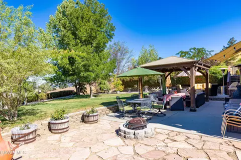 Exterior - 25880 Skyline Dr, Tehachapi, CA 93561 photo 3 of 22