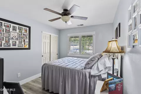 Bedroom - 25880 Skyline Dr, Tehachapi, CA 93561 photo 1 of 6