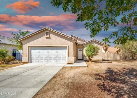 447 Corona Ct, Lancaster, CA 93535