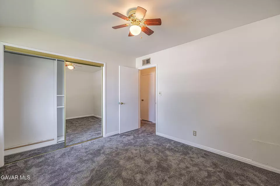 Bedroom - 44916 18th Street St W, Lancaster, CA 93534 photo 4 of 6
