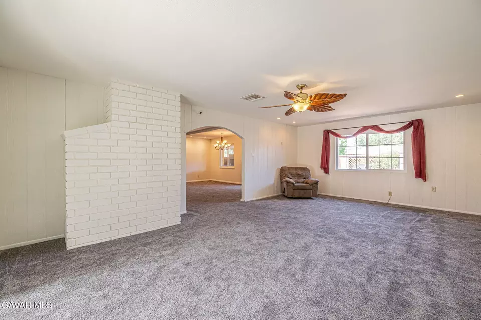 Living - 44916 18th Street St W, Lancaster, CA 93534 photo 4 of 4