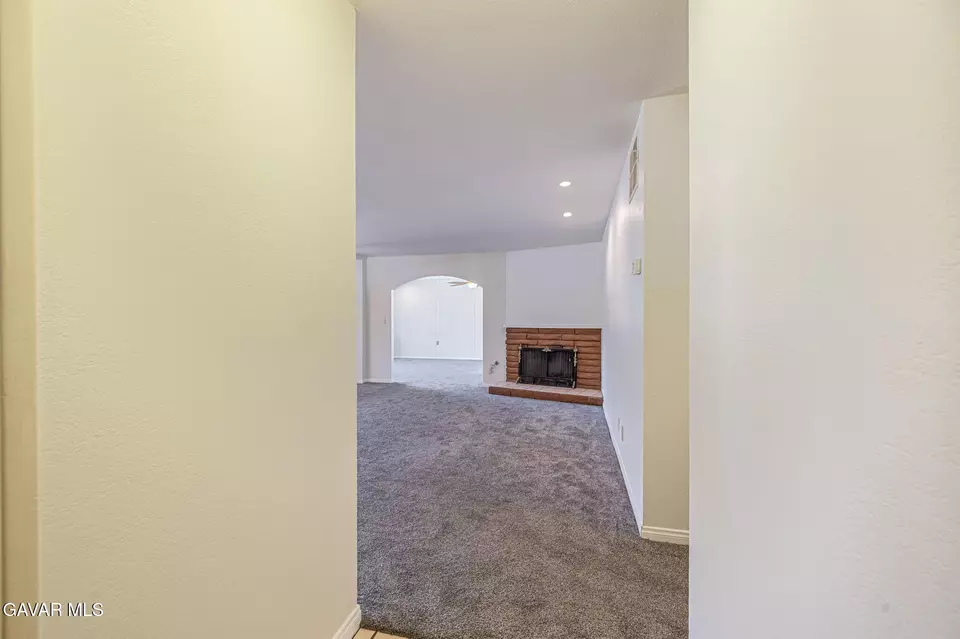 Entry Way - 44916 18th Street St W, Lancaster, CA 93534 photo 1 of 1