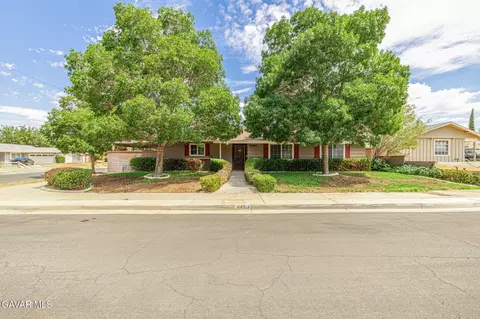 Exterior - 44916 18th Street St W, Lancaster, CA 93534 photo 1 of 9