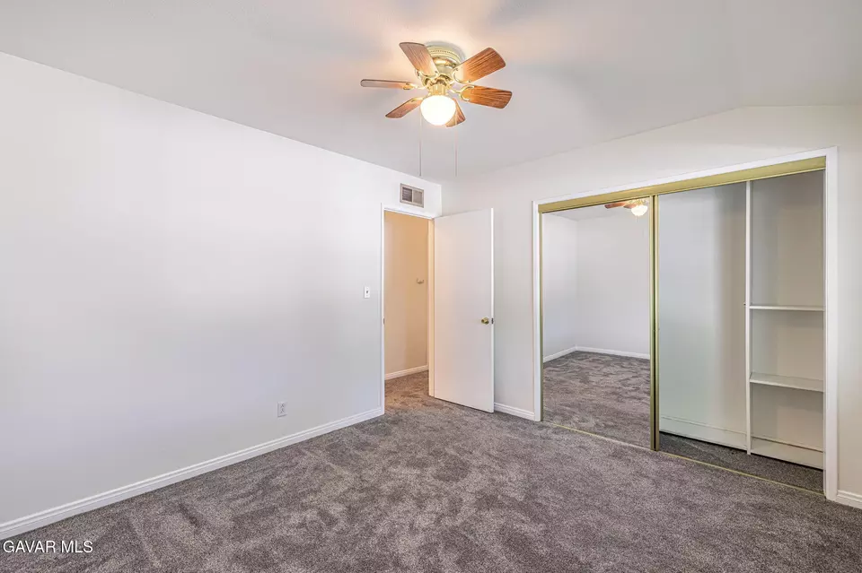 Bedroom - 44916 18th Street St W, Lancaster, CA 93534 photo 6 of 6