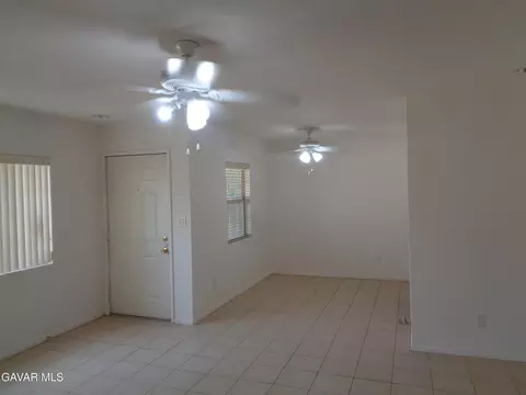 38751 Puerta Ave, Palmdale, CA 93550 photo 3